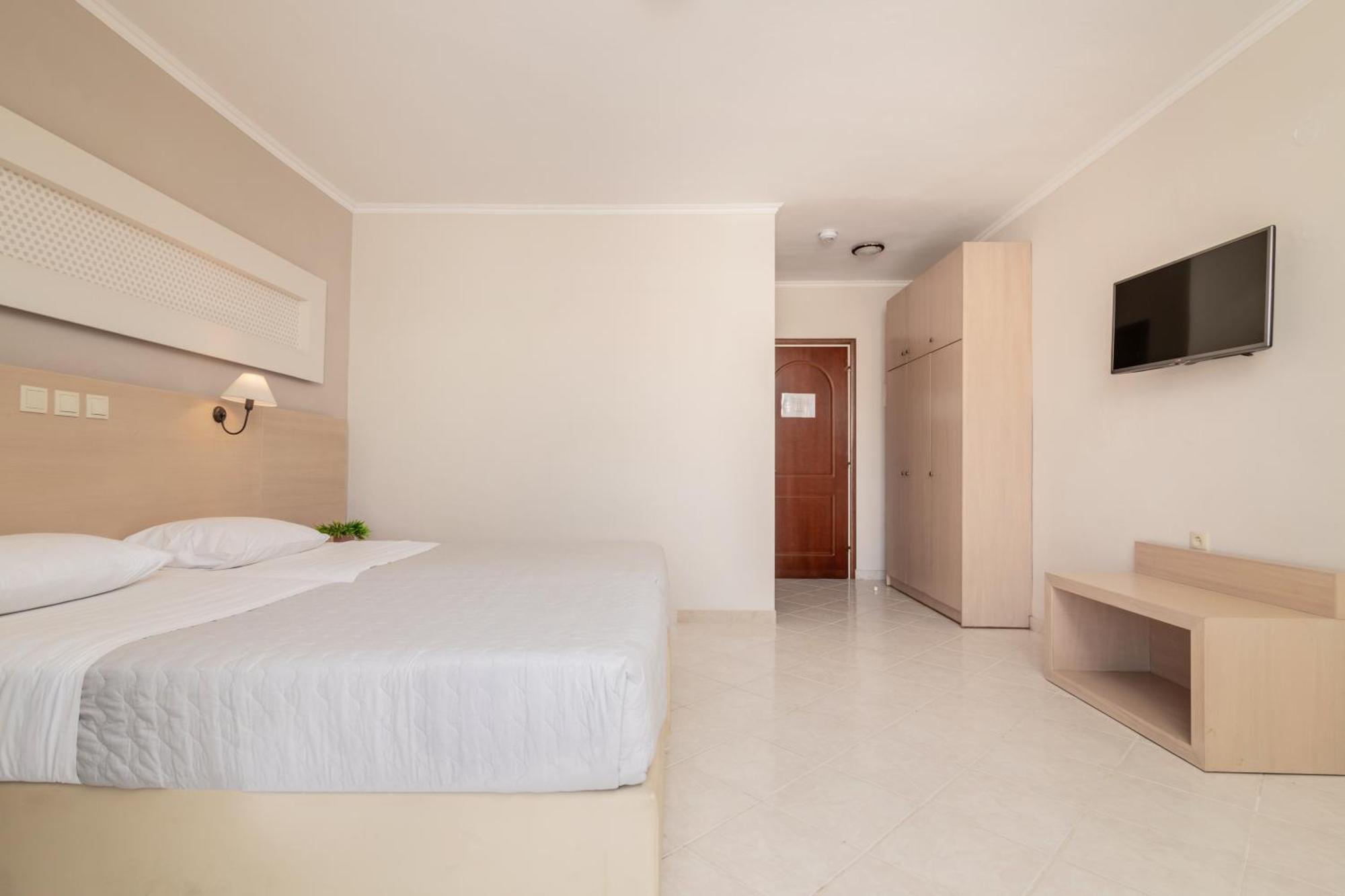 Karras Hotel Laganas Exterior photo